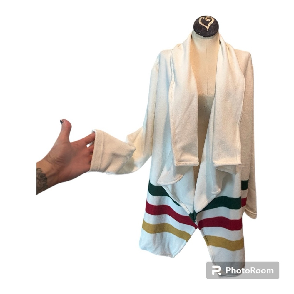 A contemporary  cascade cardigan for the professional atmosphere. NWOT